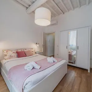 32 Nero - San Niccolò Itália
