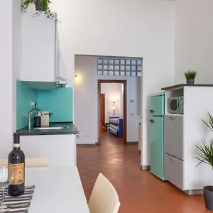 le-cure-large-apt-61-beds-center-15-min-far-by-bus.it-tuscanyhotel.com/