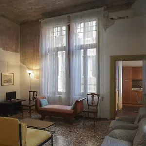  Apartment Melusina Rialto Historical Center Italy